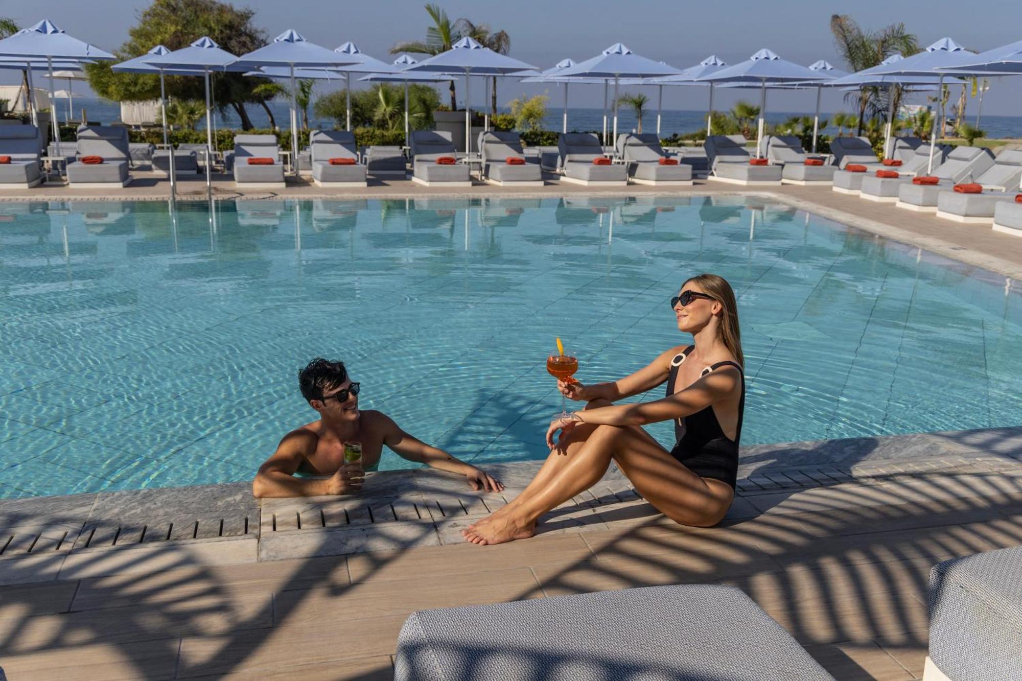 Ivi Mare - Designed For Adults By Louis Hotels Geroskipou Екстериор снимка Pool at the hotel
