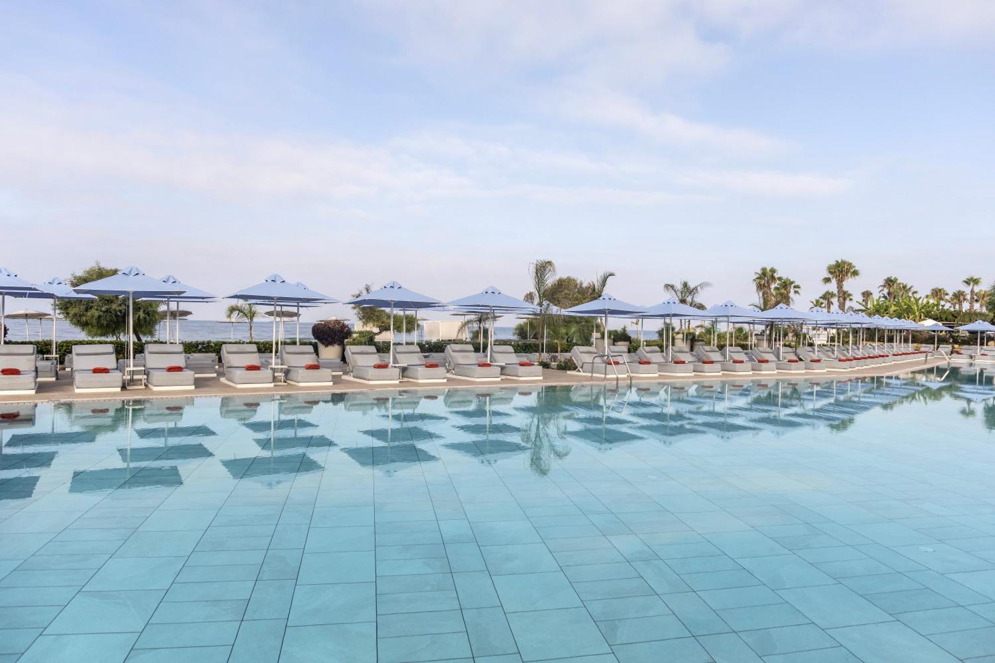 Ivi Mare - Designed For Adults By Louis Hotels Geroskipou Екстериор снимка Pool at the hotel