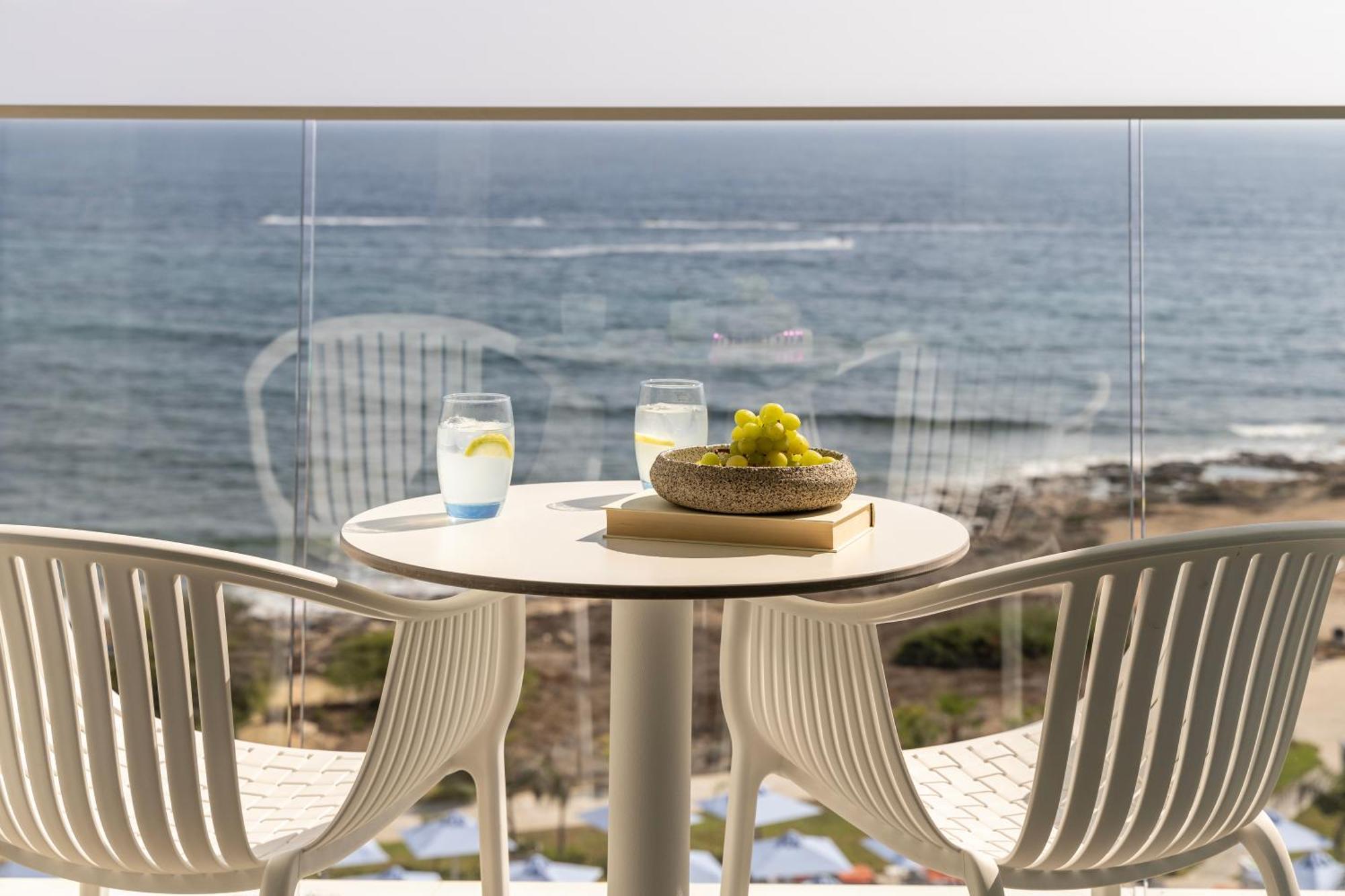Ivi Mare - Designed For Adults By Louis Hotels Geroskipou Екстериор снимка View from the hotel