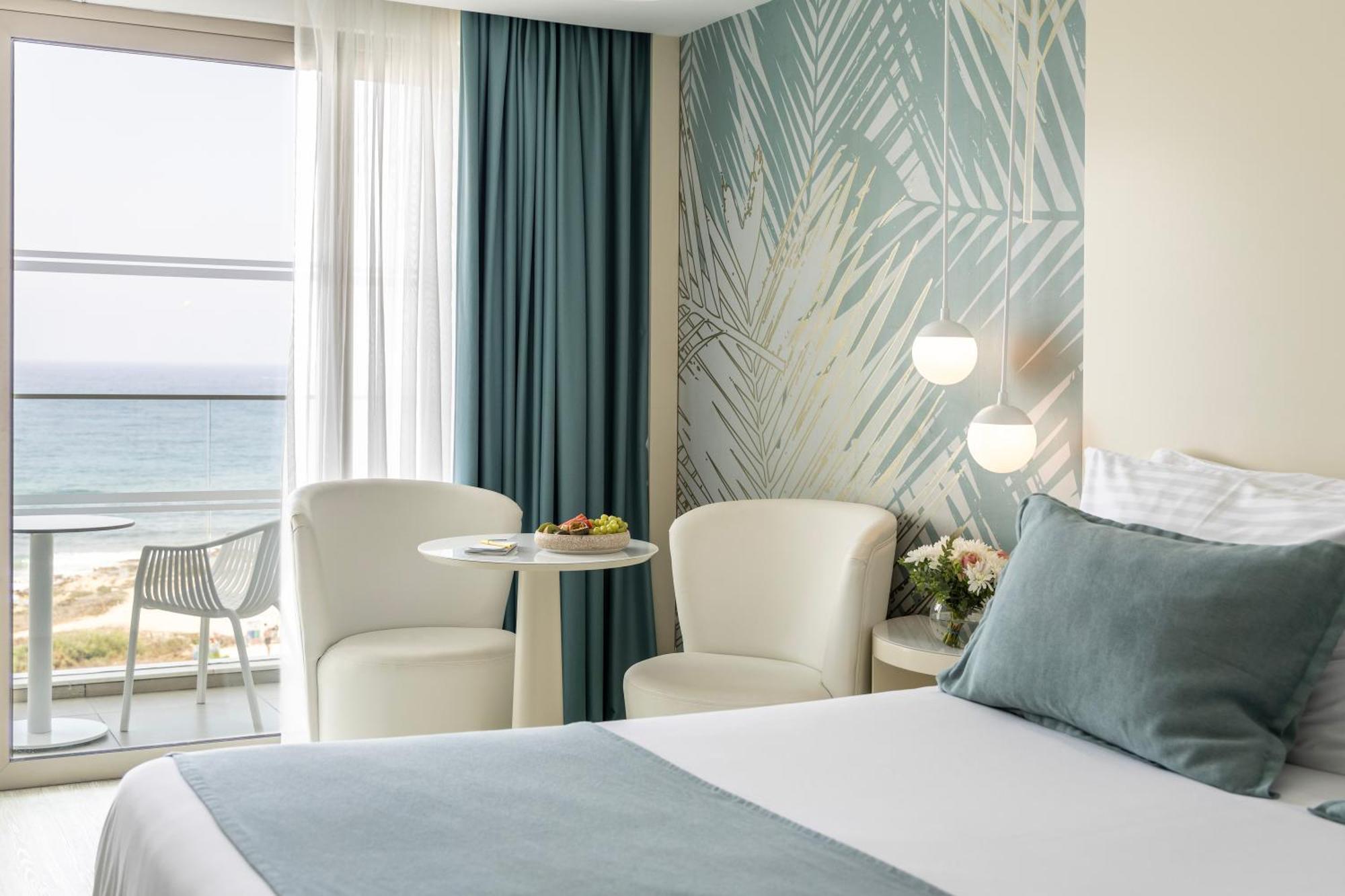 Ivi Mare - Designed For Adults By Louis Hotels Geroskipou Екстериор снимка A room at the hotel